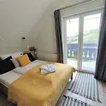Szoemoerce Vendeghaz *