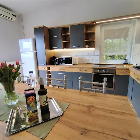 Szoemoerce Vendeghaz Holiday home *