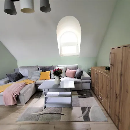 Szoemoerce Vendeghaz Holiday home *